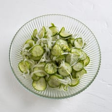 סלט מלפפונים הונגרי