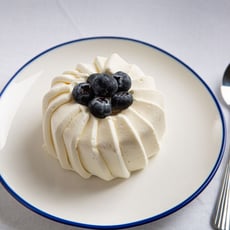 מוס יוגורט ואוכמניות אישי