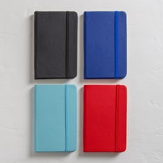 מחברת כריכה קשה קטנה