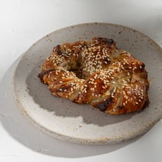 מאפה מלוח גבינות ואורגנו