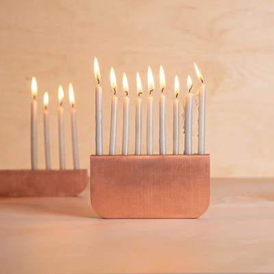 חנוכייה מנחושת יצוקה M