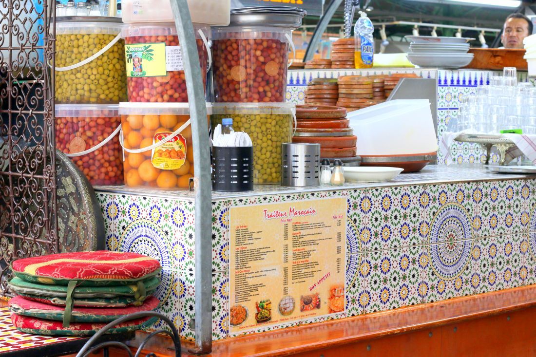 דוכן האוכל המרוקאי בשוק הילדים האדומים