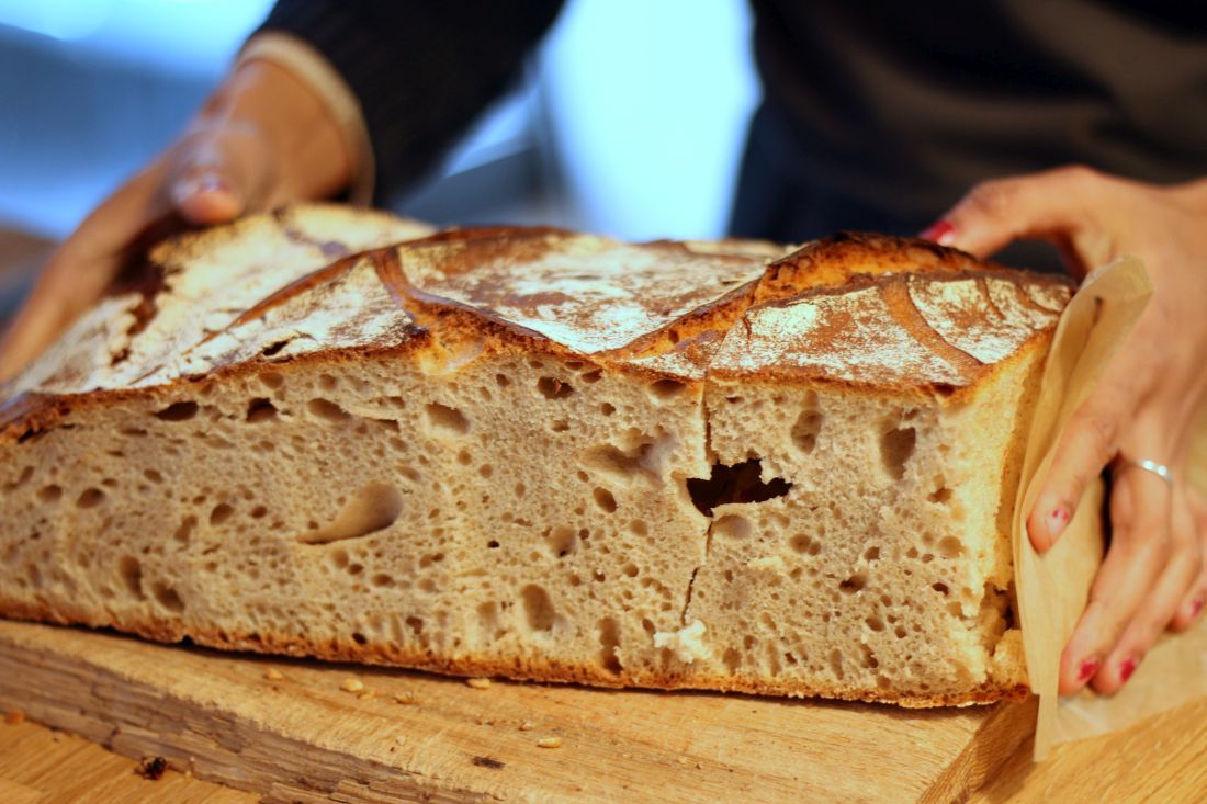 אחד הלחמים המפורסמים של הבולנז'רי הוא ה-L'Authentuc, לחם הנאפה בכיכרות גדולות ונמכר במשקל. הוא עשוי משאור, קמח ביו T65 ומלח גראנד. צילום: שרון היינריך