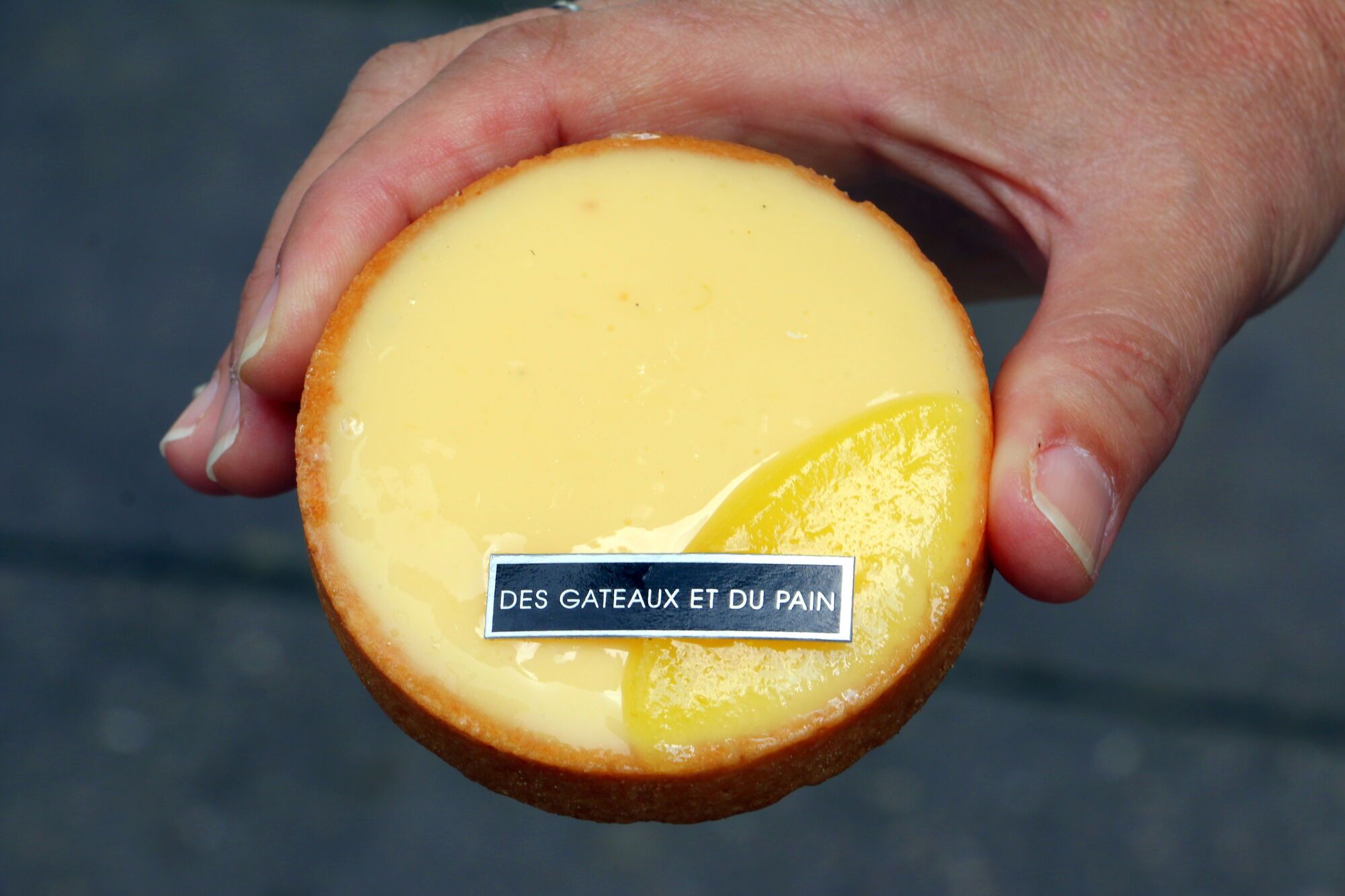 טארט הלימון של דמון הוא מהטובים בפריז. צילום: שרון היינריך / פריז של שרון