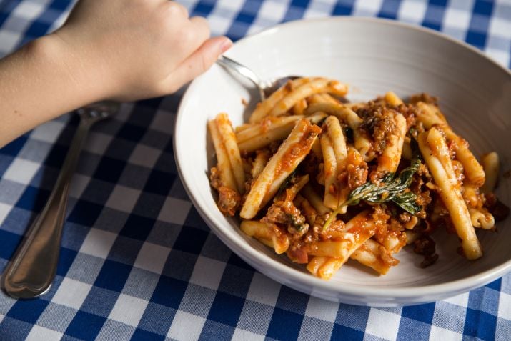 אמא, מה זה קרייריסטית? חברה שואלת. צילום: טל סיון-צפורין