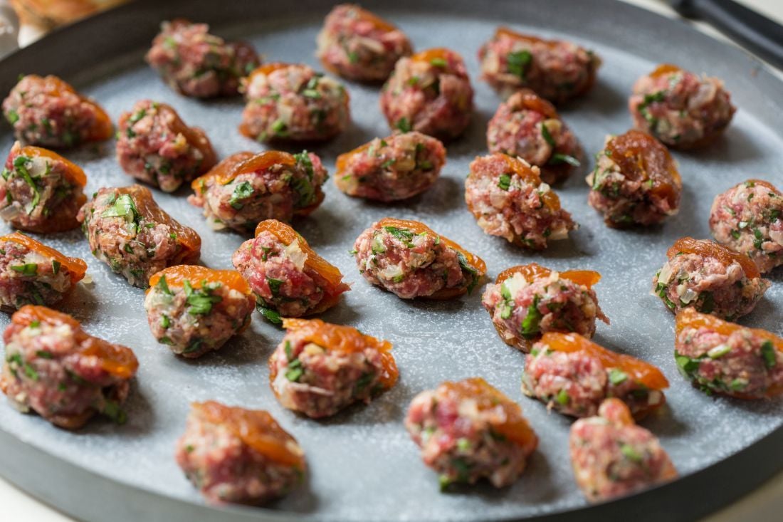 המשמשים עם מילוי הטלה