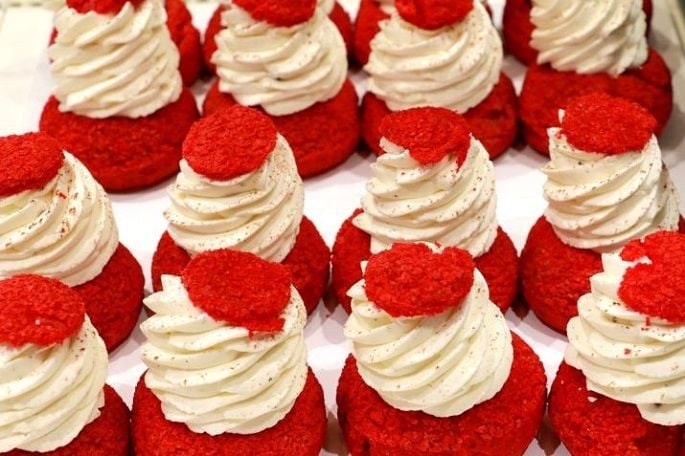 פחזניות אדומות