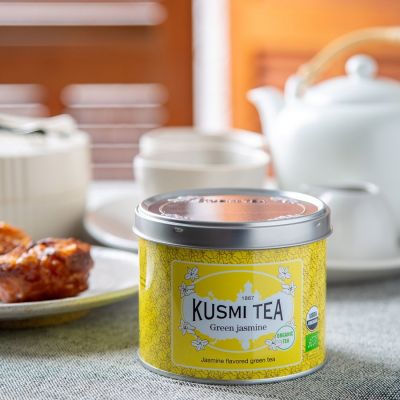 חליטת תה ירוק בטעם יסמין KUSMI