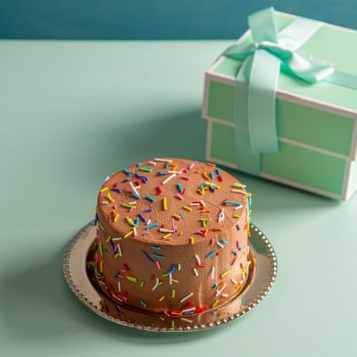 מיני עוגת יום הולדת שוקולד וסוכריות