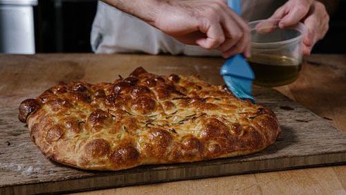 האקדמיה ללחם: בצק מדויק להפליא לפיצה ולפוקצ'ה